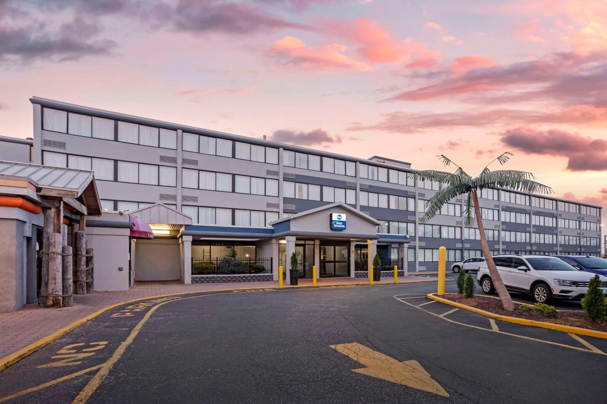 Best Western Rutgers University Hotel East Brunswick Esterno foto