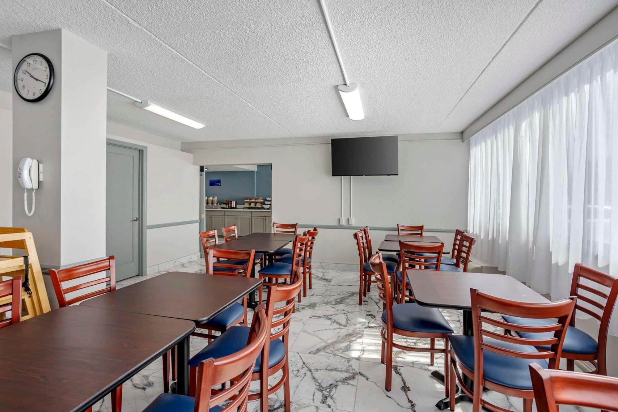 Best Western Rutgers University Hotel East Brunswick Esterno foto