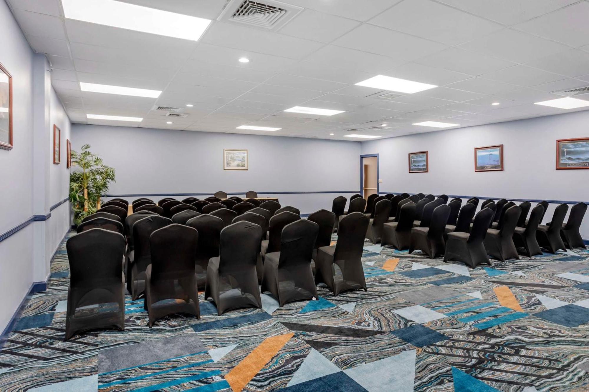 Best Western Rutgers University Hotel East Brunswick Esterno foto