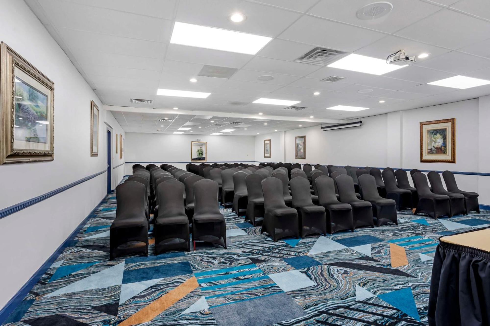 Best Western Rutgers University Hotel East Brunswick Esterno foto