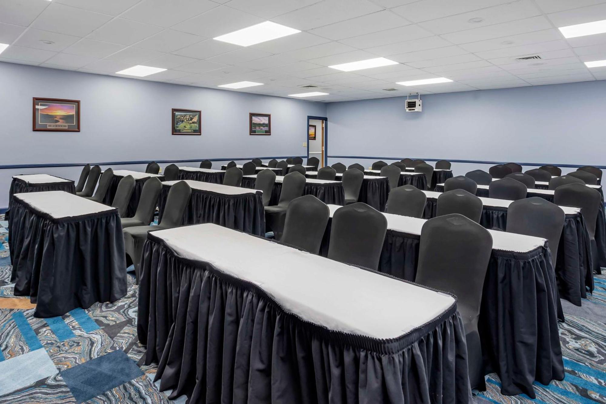 Best Western Rutgers University Hotel East Brunswick Esterno foto