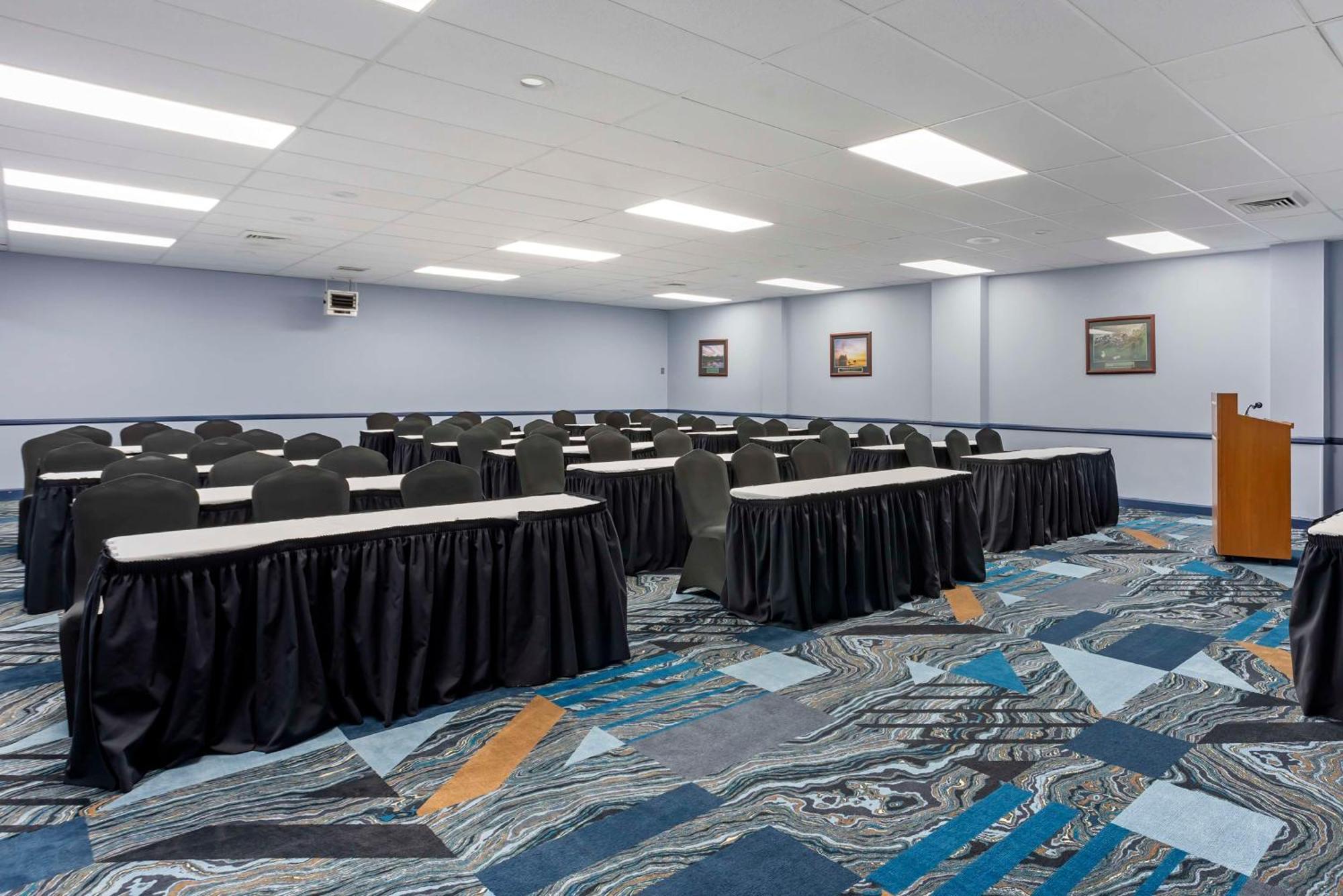 Best Western Rutgers University Hotel East Brunswick Esterno foto