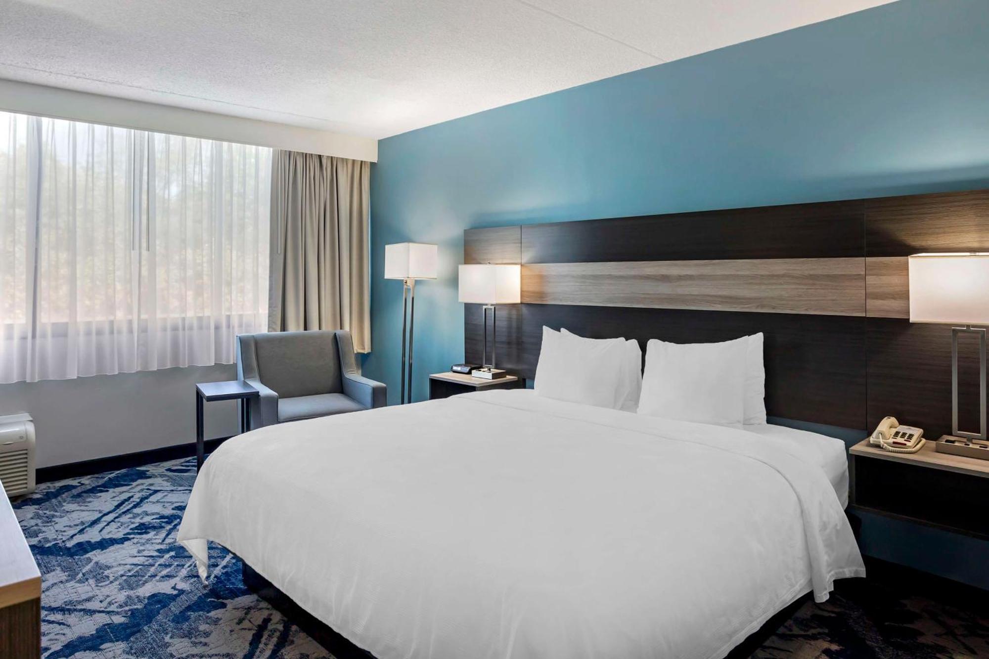 Best Western Rutgers University Hotel East Brunswick Esterno foto