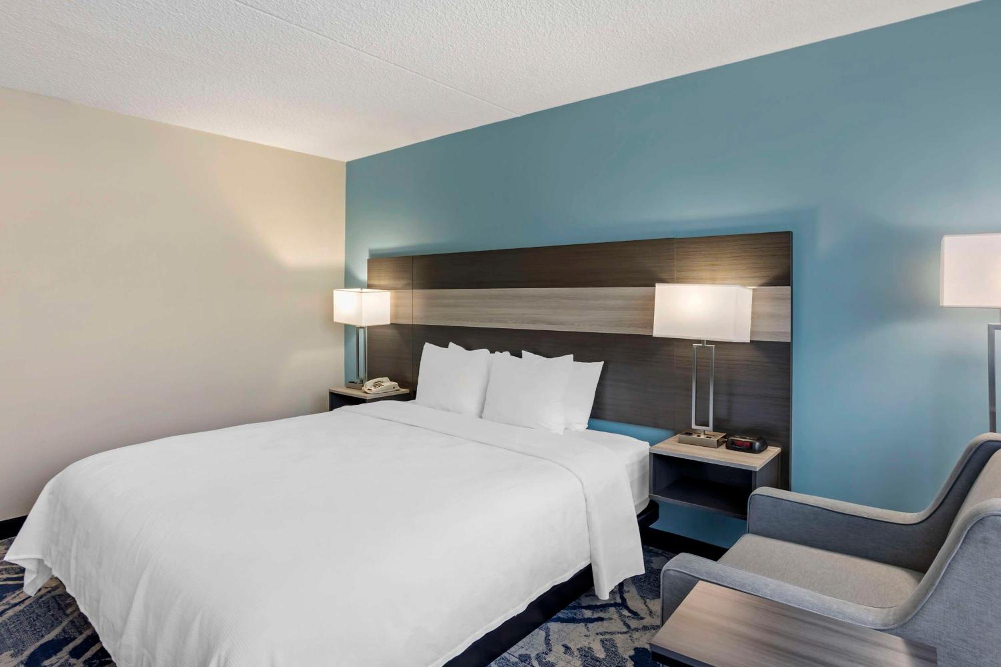 Best Western Rutgers University Hotel East Brunswick Esterno foto
