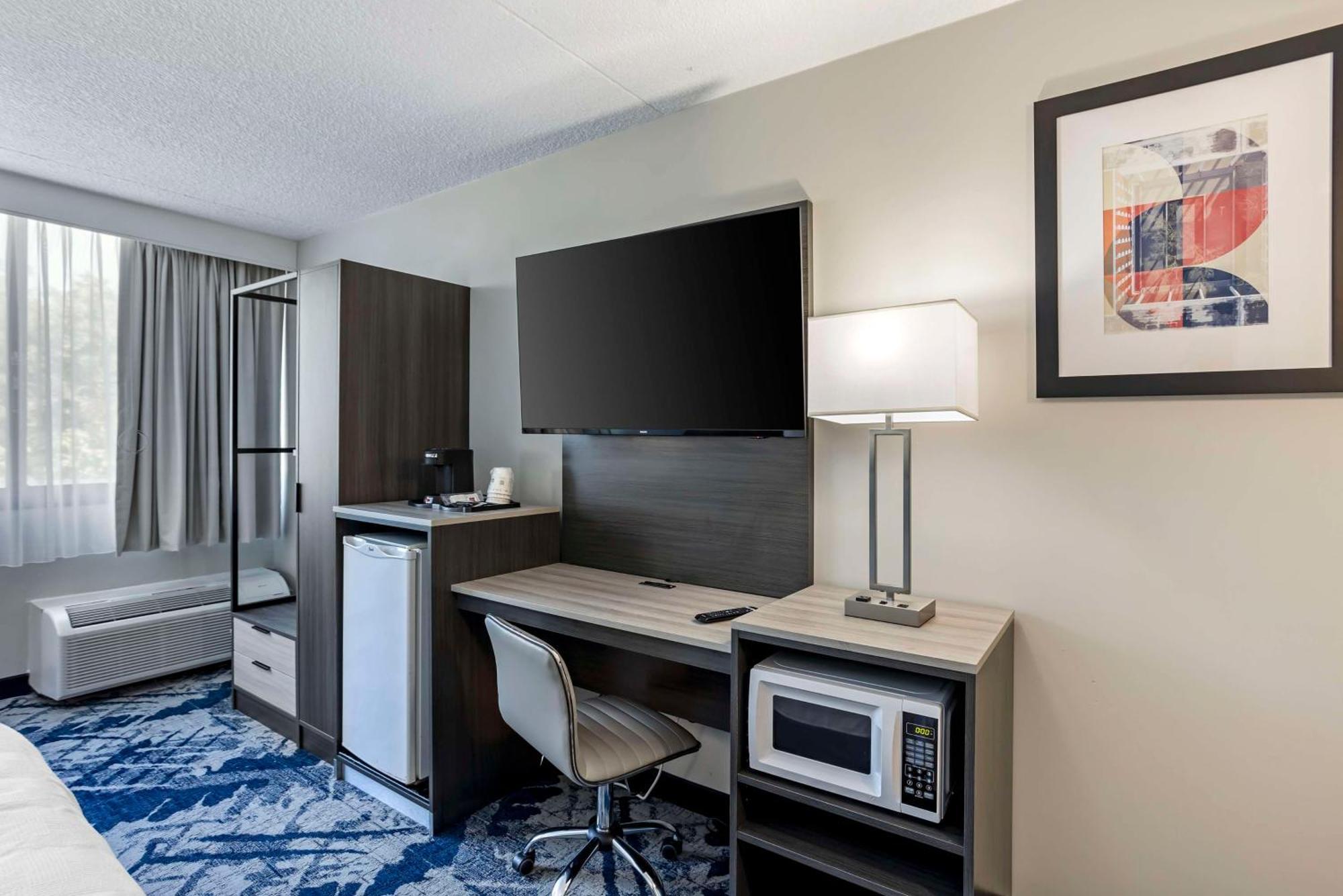 Best Western Rutgers University Hotel East Brunswick Esterno foto