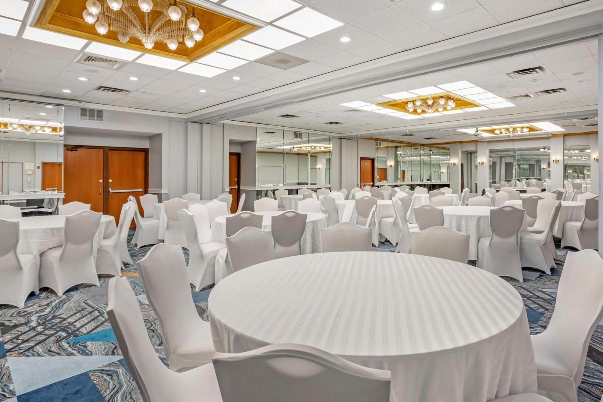 Best Western Rutgers University Hotel East Brunswick Esterno foto