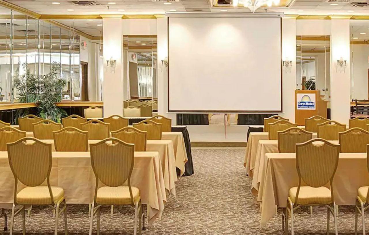 Best Western Rutgers University Hotel East Brunswick Esterno foto