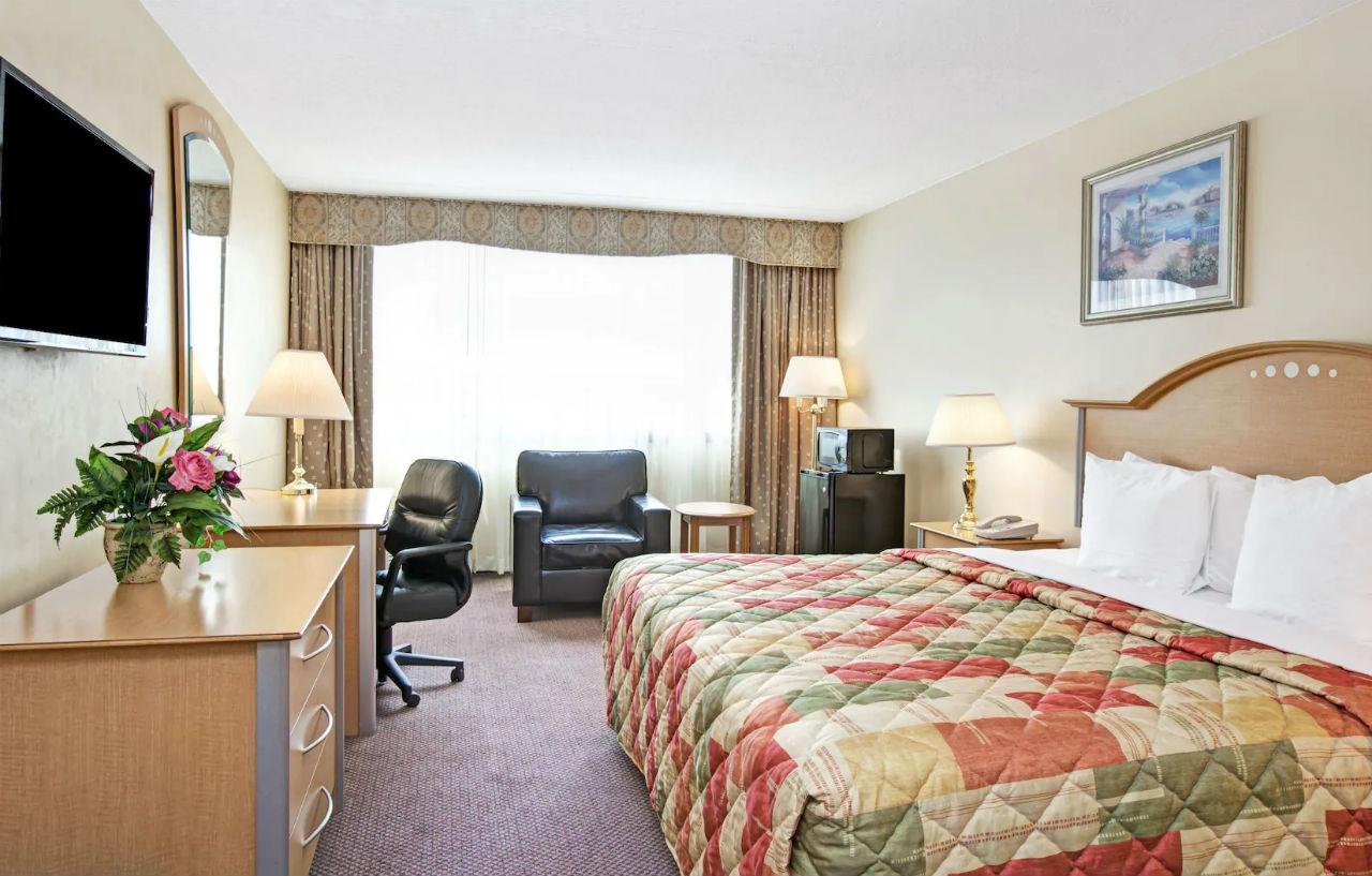 Best Western Rutgers University Hotel East Brunswick Esterno foto